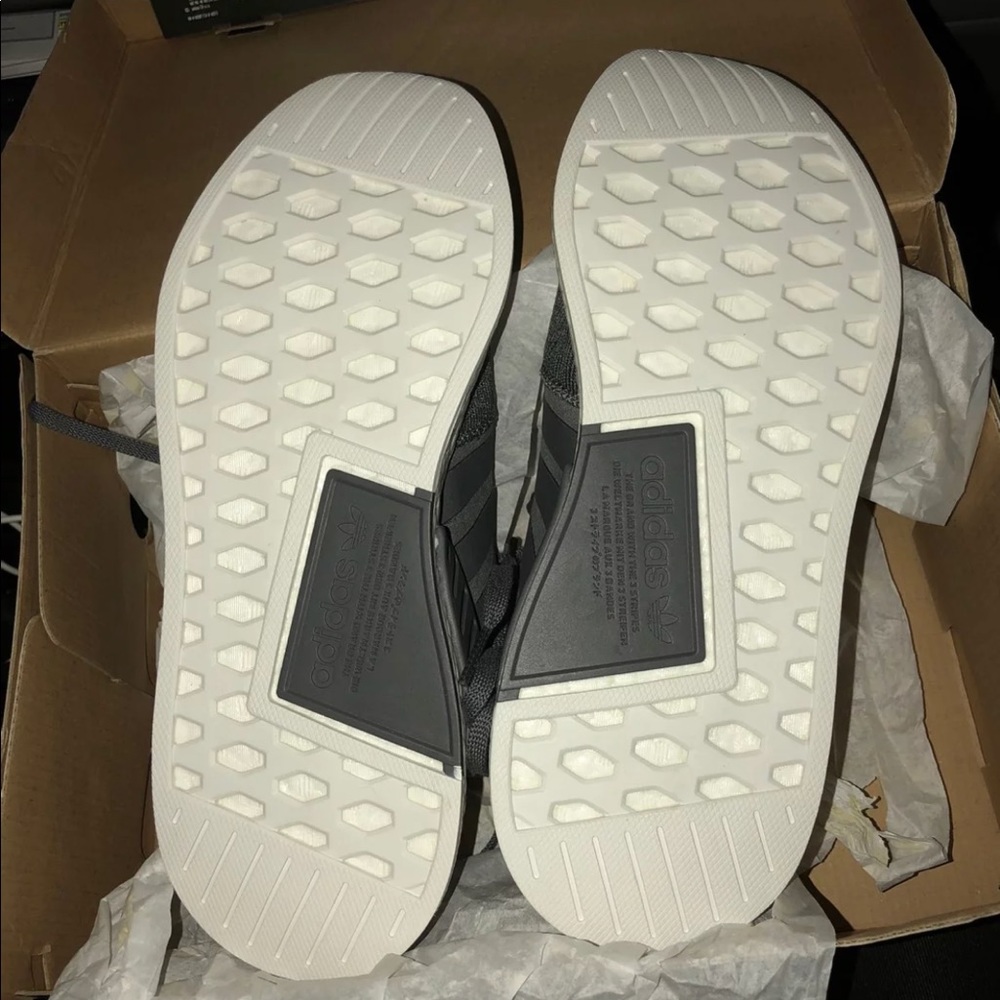 Men’s adidas nmd r2 - Picture 3 of 5